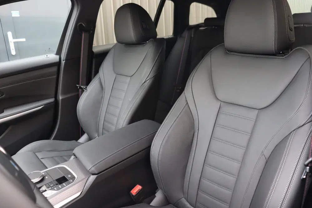 BMW 3-serie 330e M Sport Automaat uit 2026, foto 12