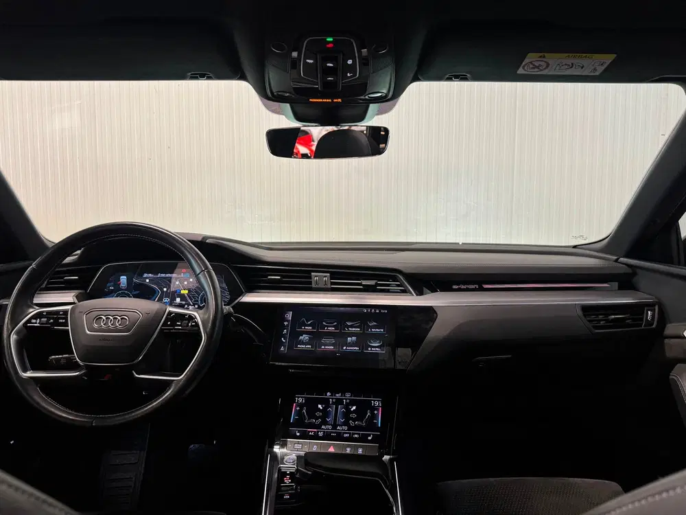 Audi e-tron 55 quattro advanced 95 kWh uit 2019, foto 4