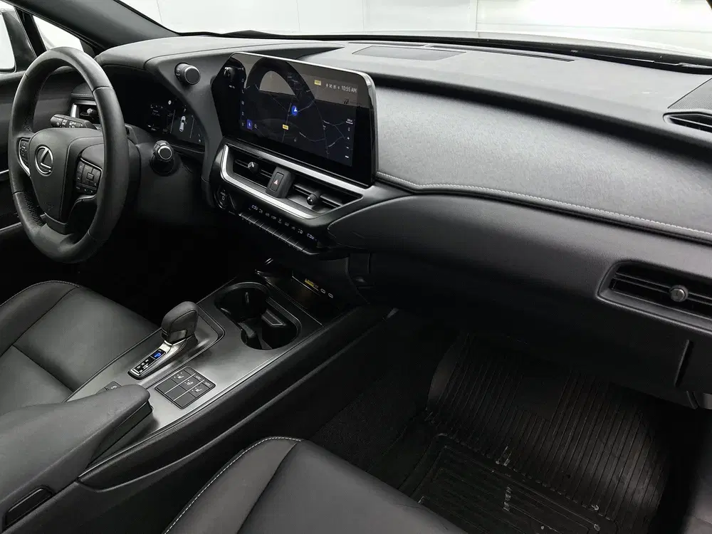 Lexus UX 300h F SPORT Design uit 2024, foto 6