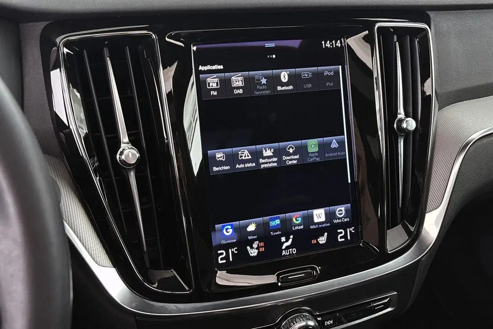 Volvo V60 2.0 T6 Recharge AWD R-Design Panoramadak 1 uit 2022, foto 13