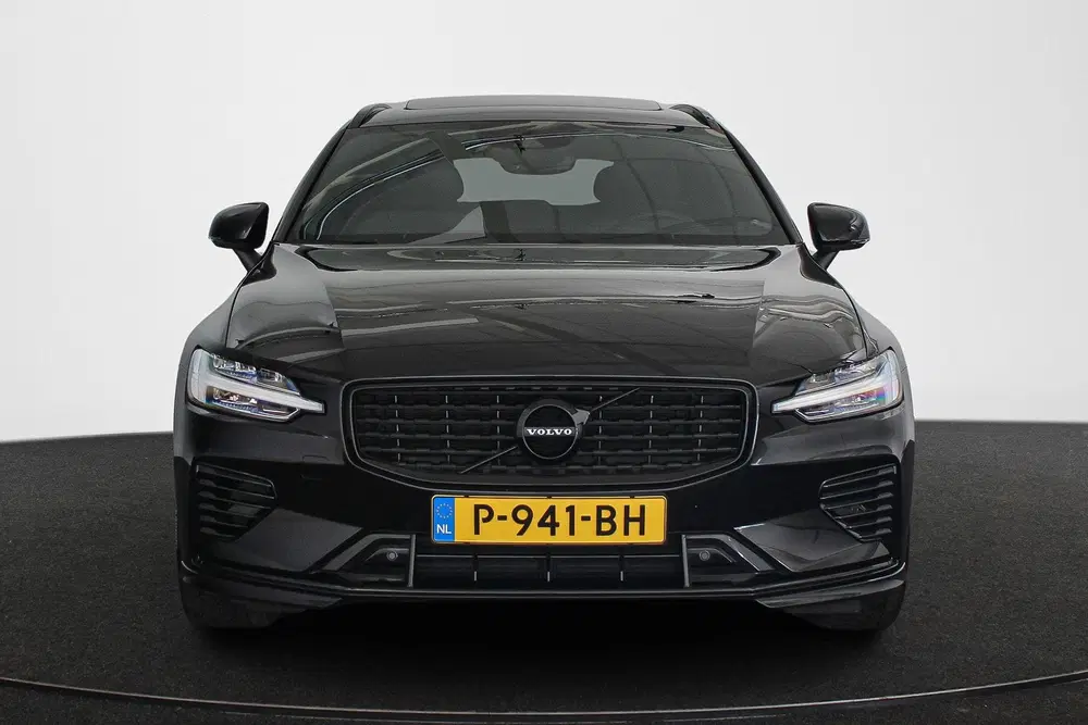 Volvo V60 2.0 T6 Recharge AWD R-Design Panoramadak 1 uit 2022, foto 14