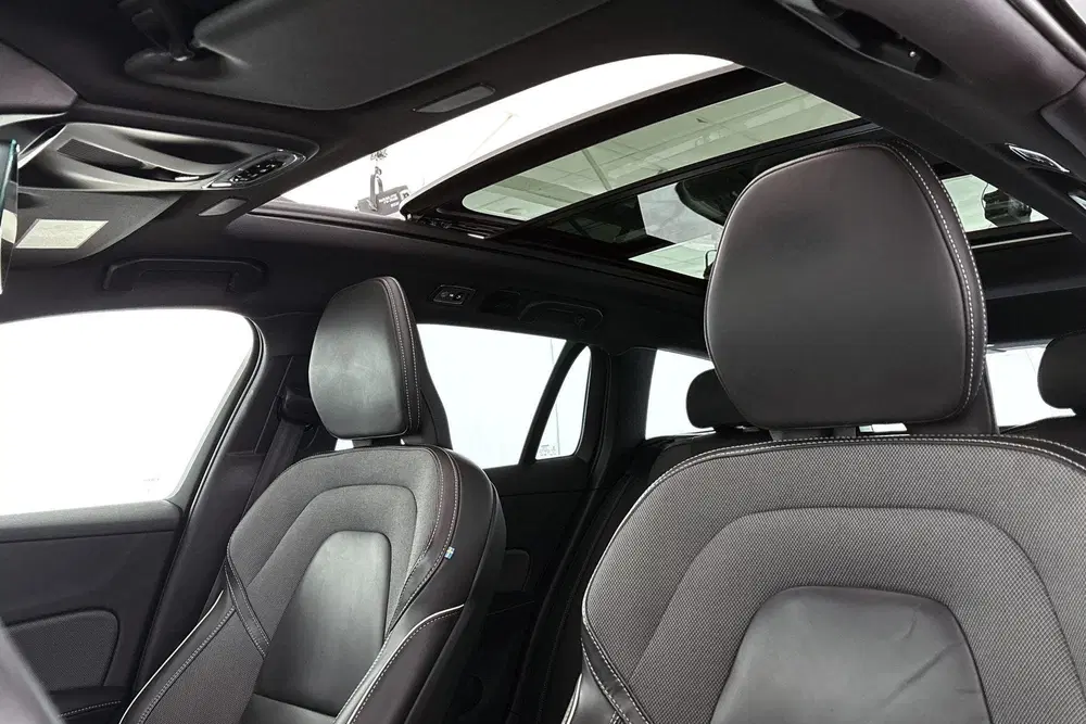 Volvo V60 2.0 T6 Recharge AWD R-Design Panoramadak 1 uit 2022, foto 8