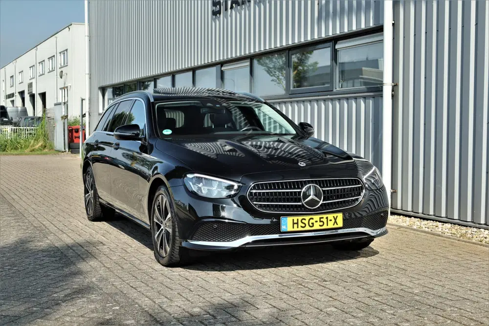 Mercedes-Benz E-Klasse E 300 e Avantgarde fabrieksgar uit 2021, foto 2
