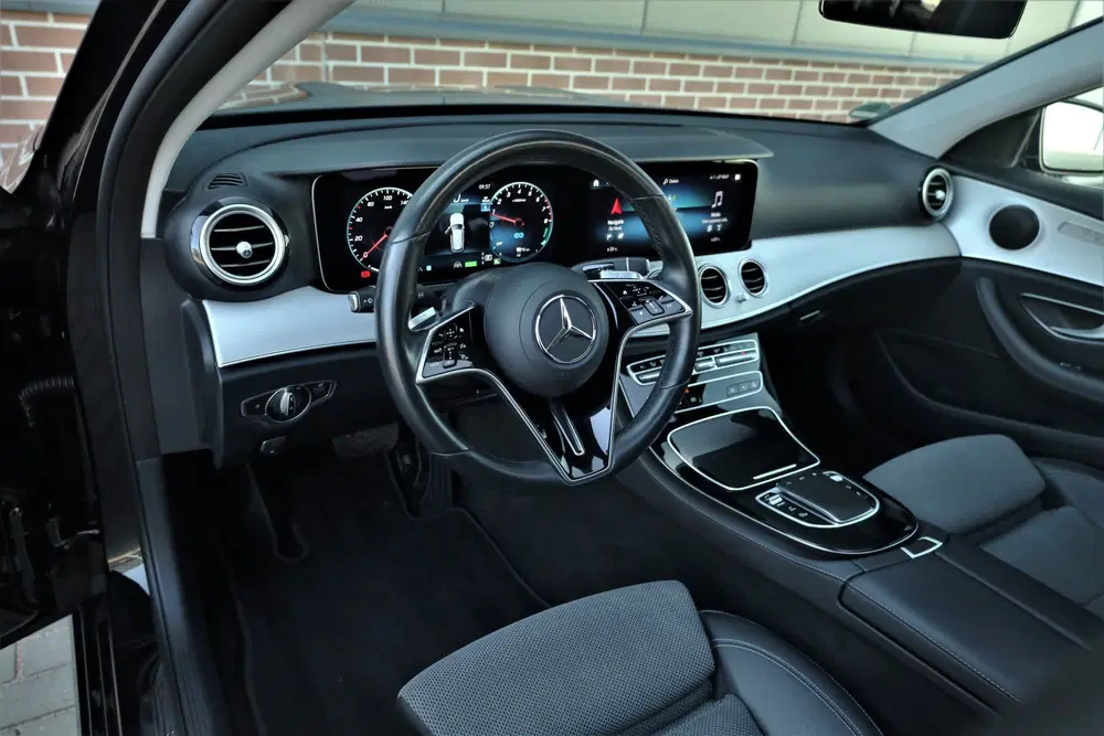 Mercedes-Benz E-Klasse E 300 e Avantgarde fabrieksgar uit 2021, foto 6