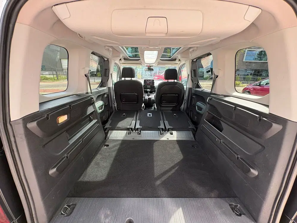 Citroën Berlingo Citroen Berlingo 1.2 PureTech Shine WEINIG uit 2019, foto 10