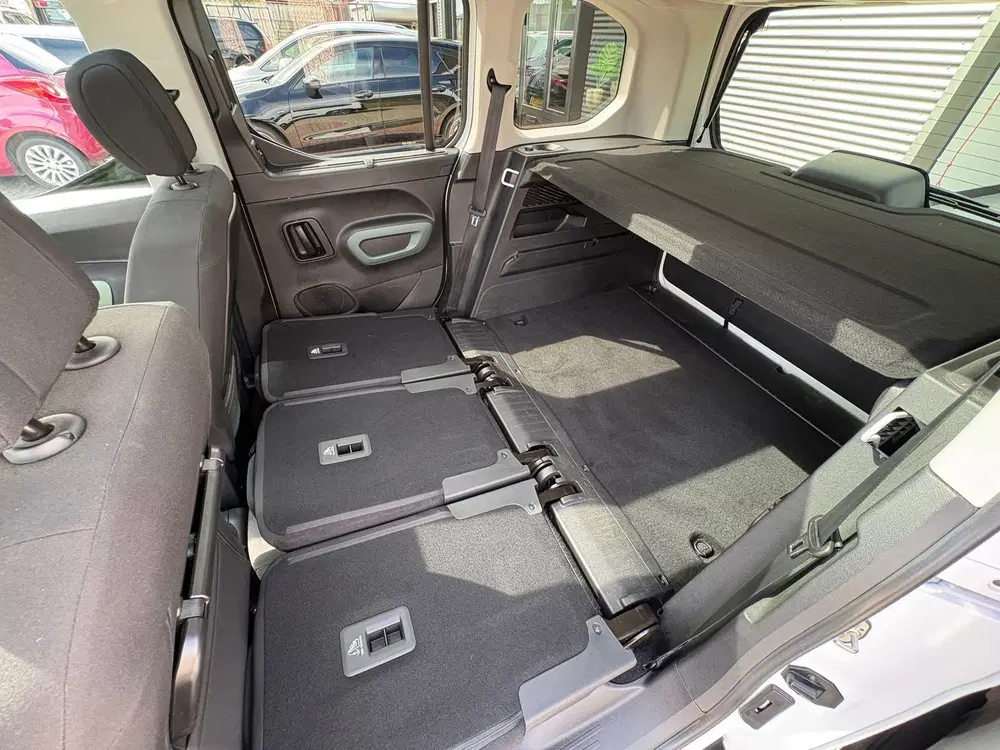 Citroën Berlingo Citroen Berlingo 1.2 PureTech Shine WEINIG uit 2019, foto 12