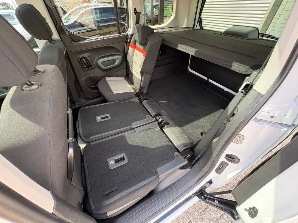 Citroën Berlingo Citroen Berlingo 1.2 PureTech Shine WEINIG uit 2019, foto 13