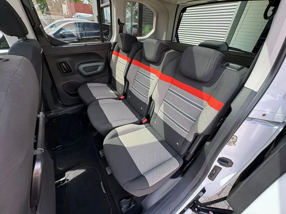 Citroën Berlingo Citroen Berlingo 1.2 PureTech Shine WEINIG uit 2019, foto 15