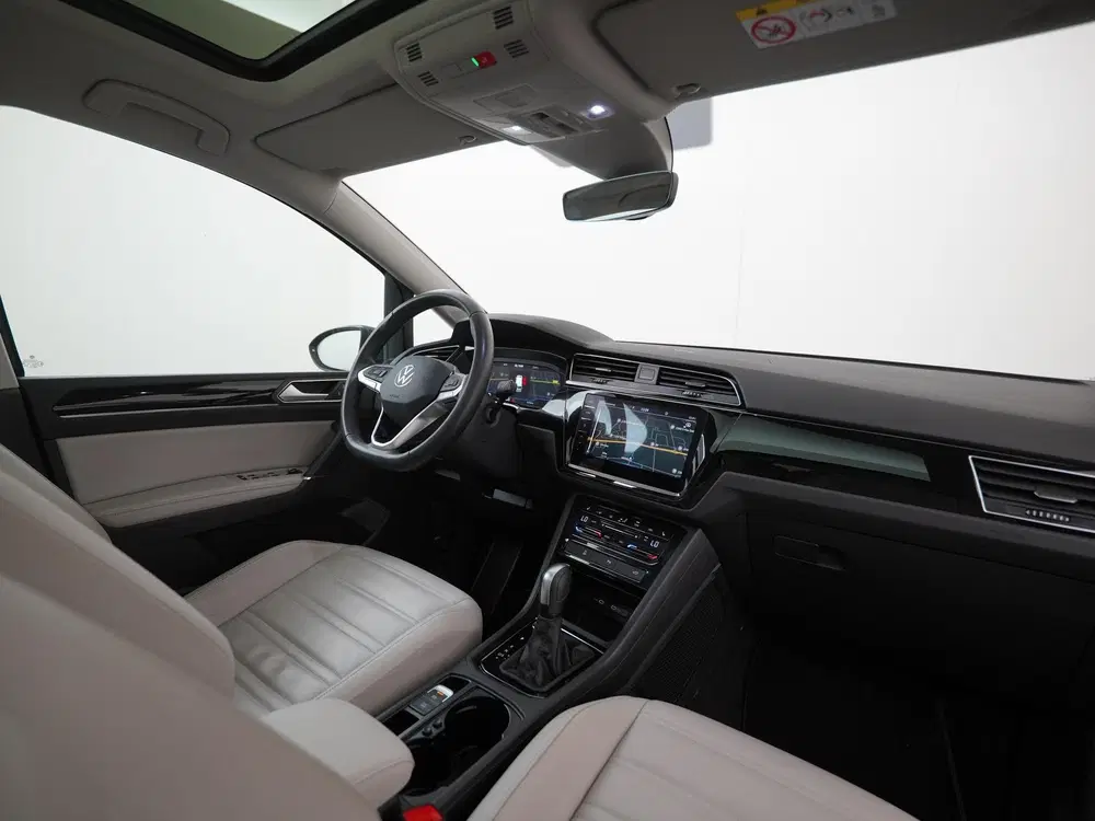Volkswagen Touran 1.5 TSI Highline DSG uit 2023, foto 3