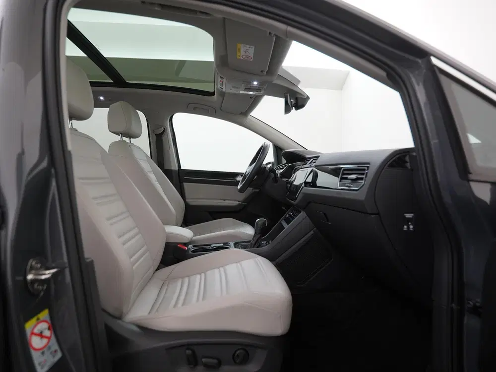 Volkswagen Touran 1.5 TSI Highline DSG uit 2023, foto 4