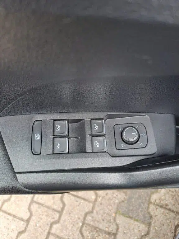 Volkswagen T-Cross 1.0 TSI STYLE Virtual Cockpit uit 2022, foto 12