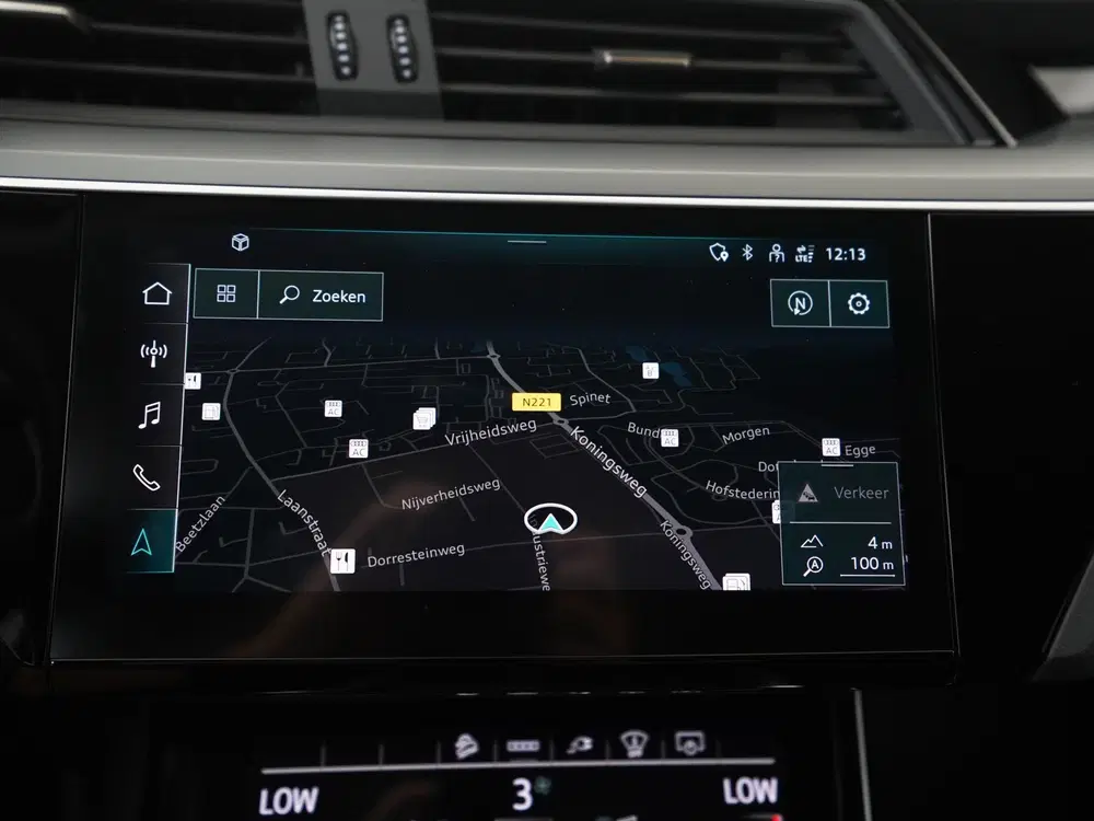 Audi e-tron 55 quattro 95 kWh uit 2022, foto 13