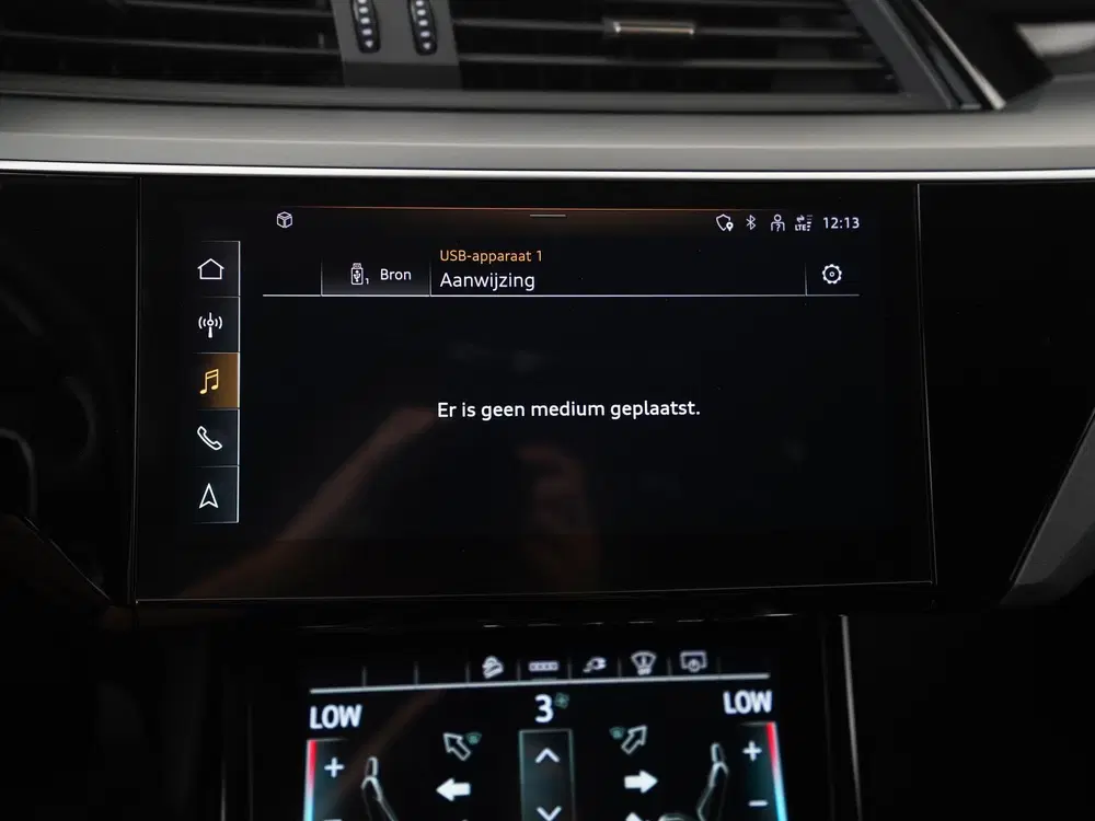 Audi e-tron 55 quattro 95 kWh uit 2022, foto 15