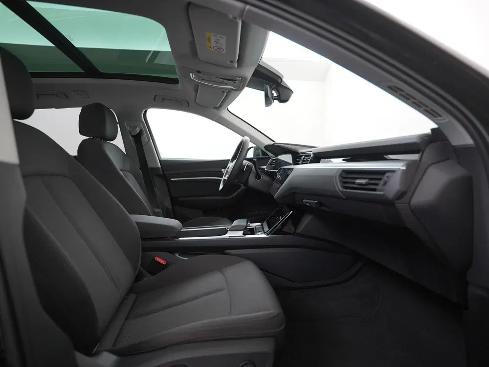 Audi e-tron 55 quattro 95 kWh uit 2022, foto 3