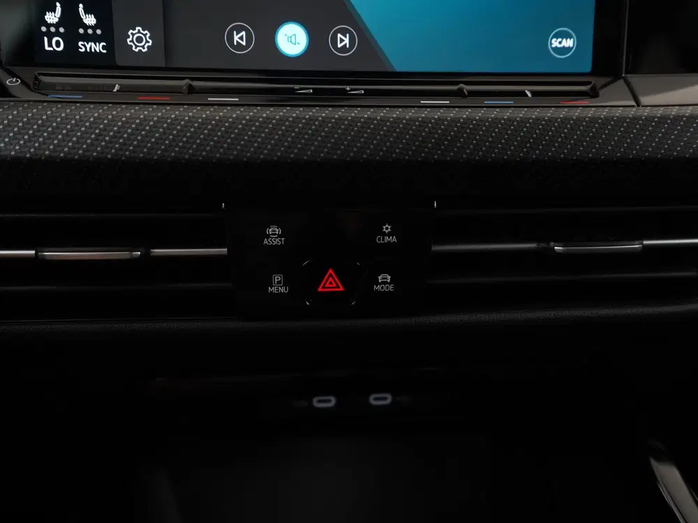 Volkswagen Golf 2.0 TSI R-Line uit 2023, foto 12