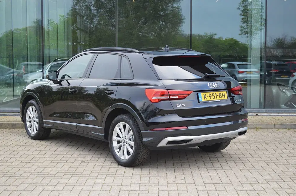 Audi Q3 35 TFSI edition one uit 2020, foto 3