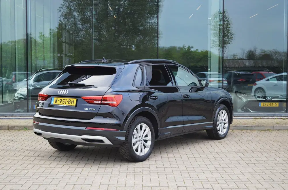 Audi Q3 35 TFSI edition one uit 2020, foto 4