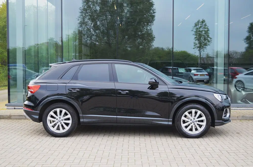 Audi Q3 35 TFSI edition one uit 2020, foto 5