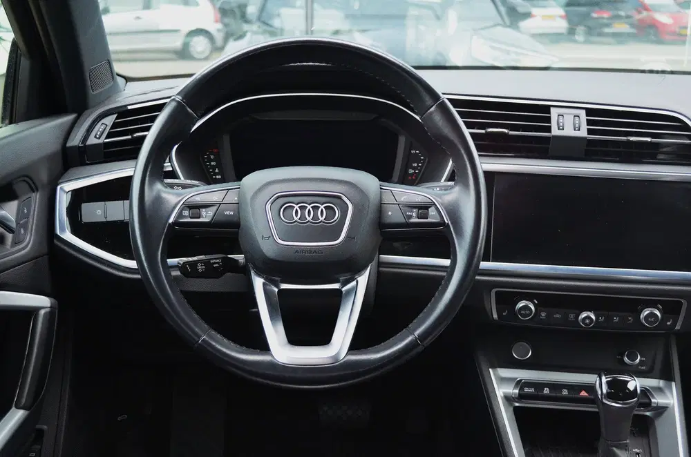 Audi Q3 35 TFSI edition one uit 2020, foto 9