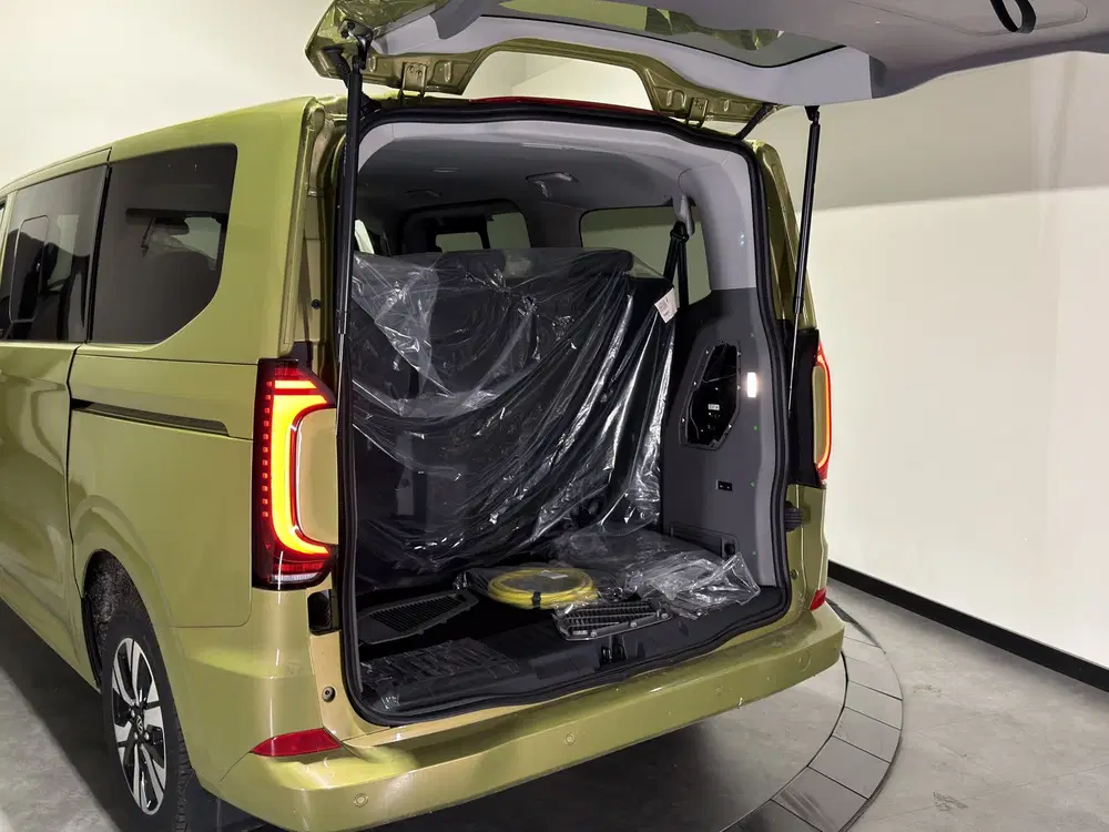 Volkswagen Transporter 32 L1H1 Life 64 kWh € 5 uit 2026, foto 13