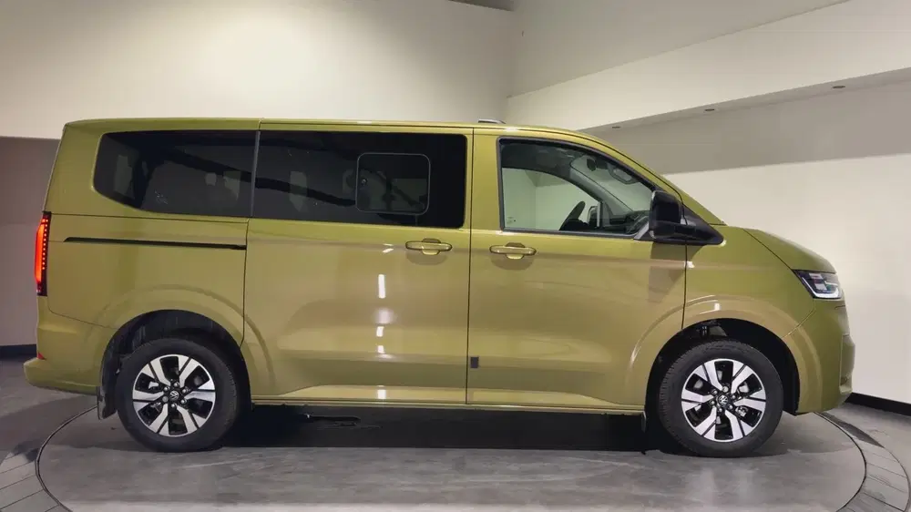 Volkswagen Transporter 32 L1H1 Life 64 kWh € 5 uit 2026, foto 2
