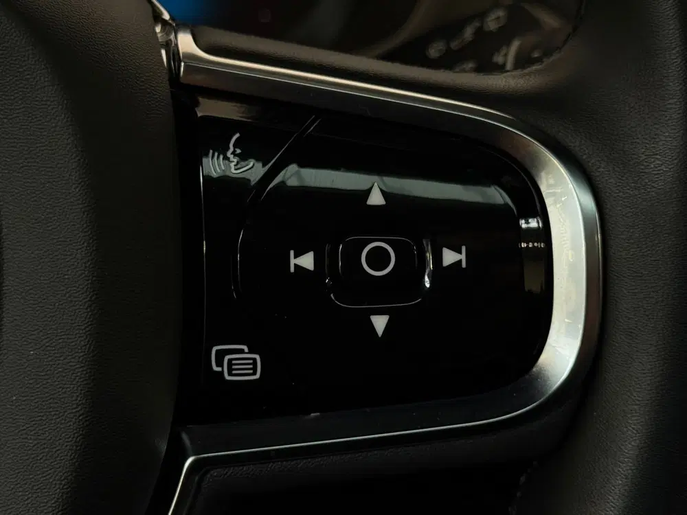 Volvo XC60 2.0 T6 Plug-in hybrid AWD Ultra Dark Pano uit 2024, foto 13