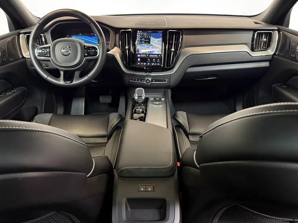 Volvo XC60 2.0 T6 Plug-in hybrid AWD Ultra Dark Pano uit 2024, foto 8