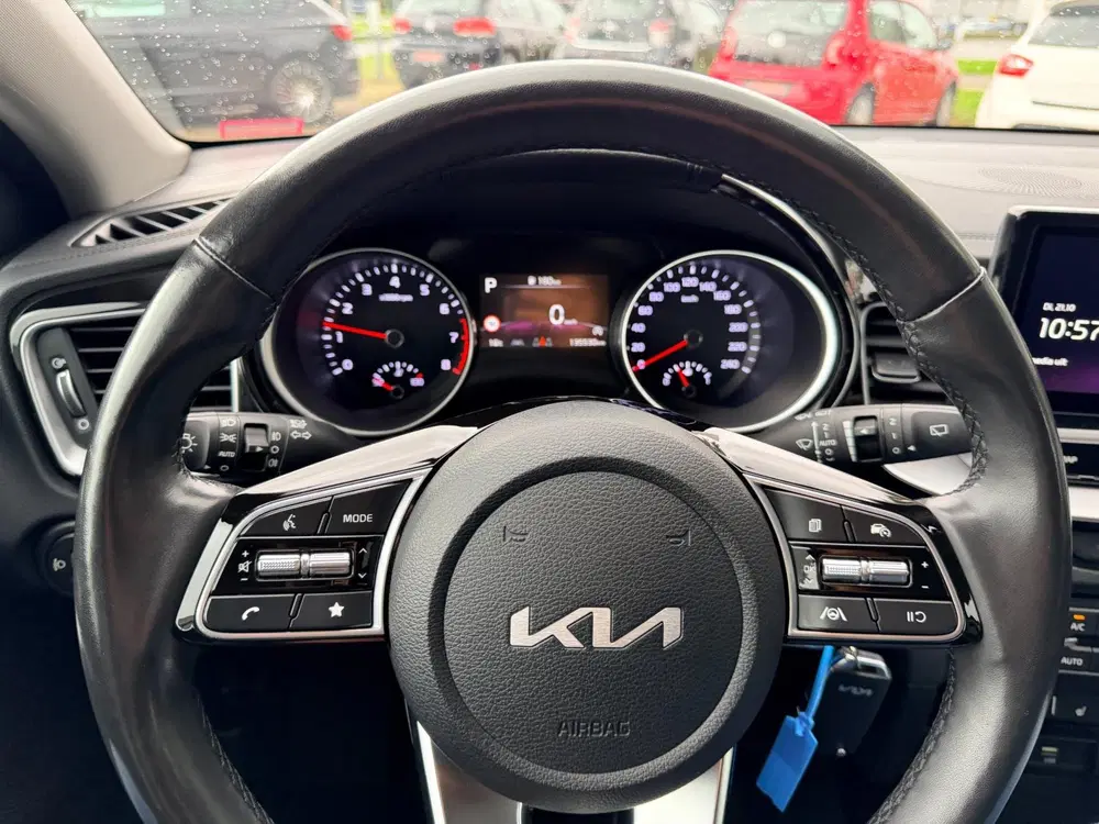 Kia Ceed 1.5 T-GDi MHEV DynamicLine uit 2022, foto 13