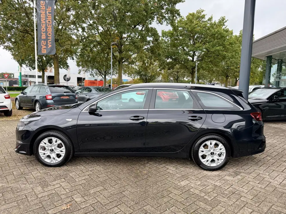 Kia Ceed 1.5 T-GDi MHEV DynamicLine uit 2022, foto 2