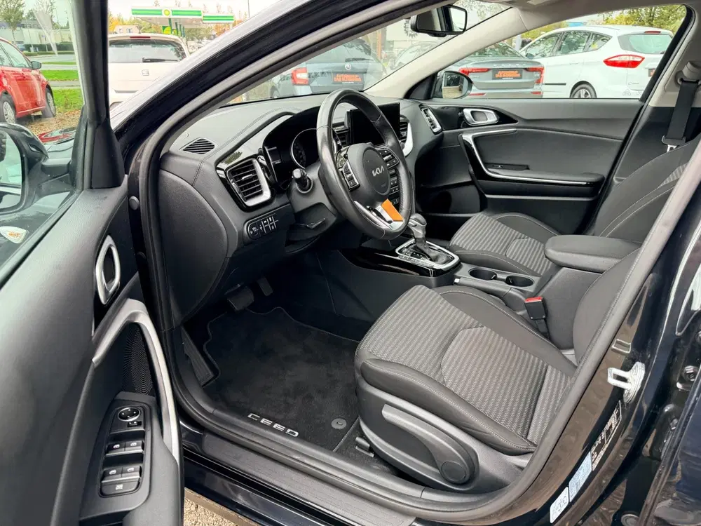 Kia Ceed 1.5 T-GDi MHEV DynamicLine uit 2022, foto 4