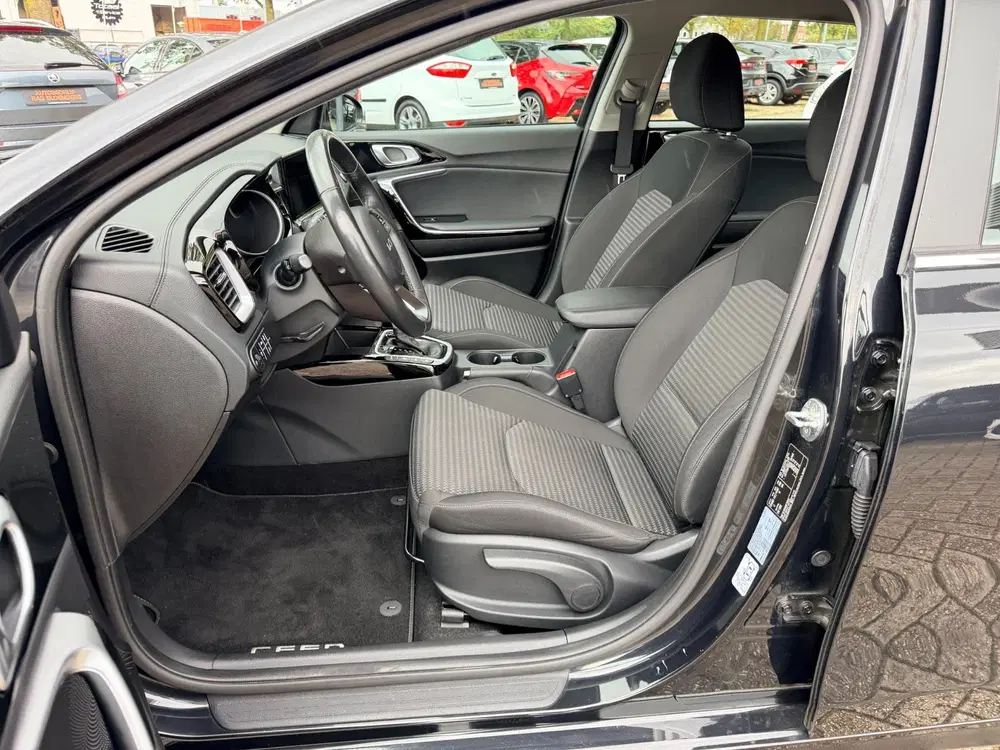 Kia Ceed 1.5 T-GDi MHEV DynamicLine uit 2022, foto 5