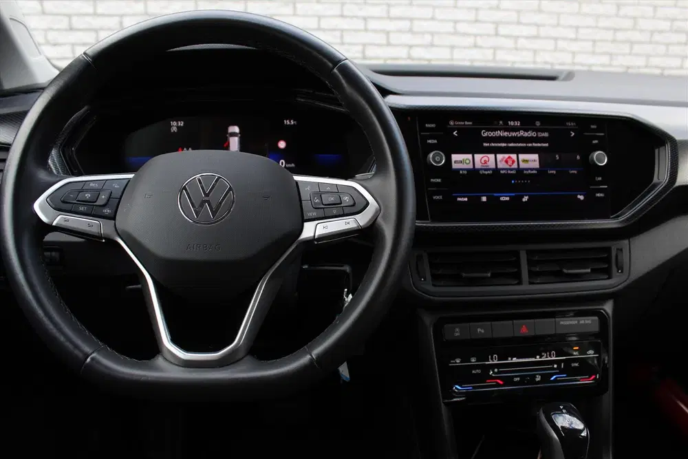 Volkswagen T-Cross 1.0 TSI Life uit 2023, foto 10