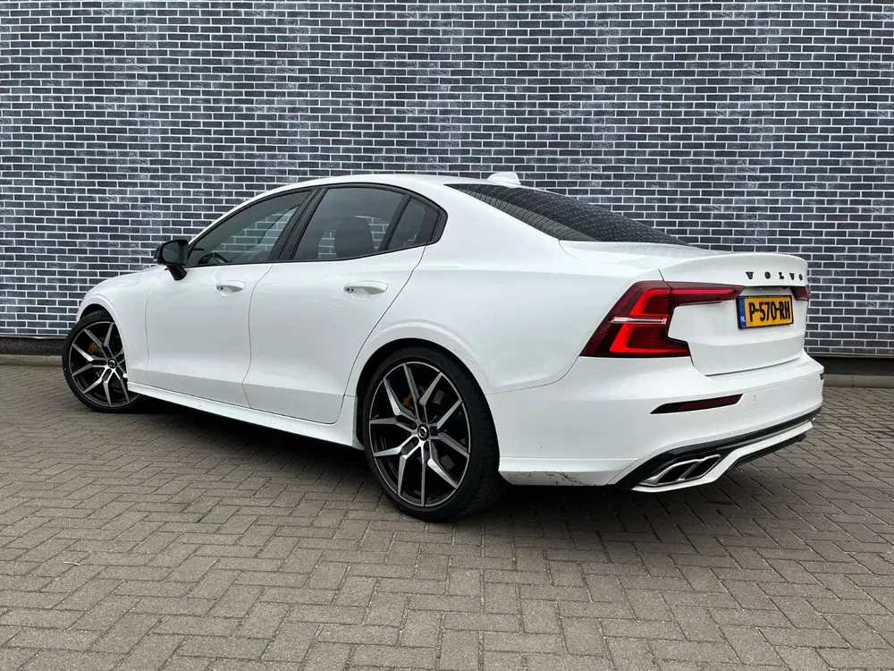 Volvo S60 2.0 B5 R-Design uit 2022, foto 4
