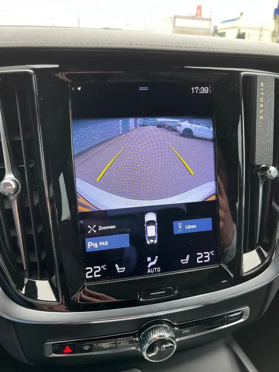 Volvo S60 2.0 B5 R-Design uit 2022, foto 7