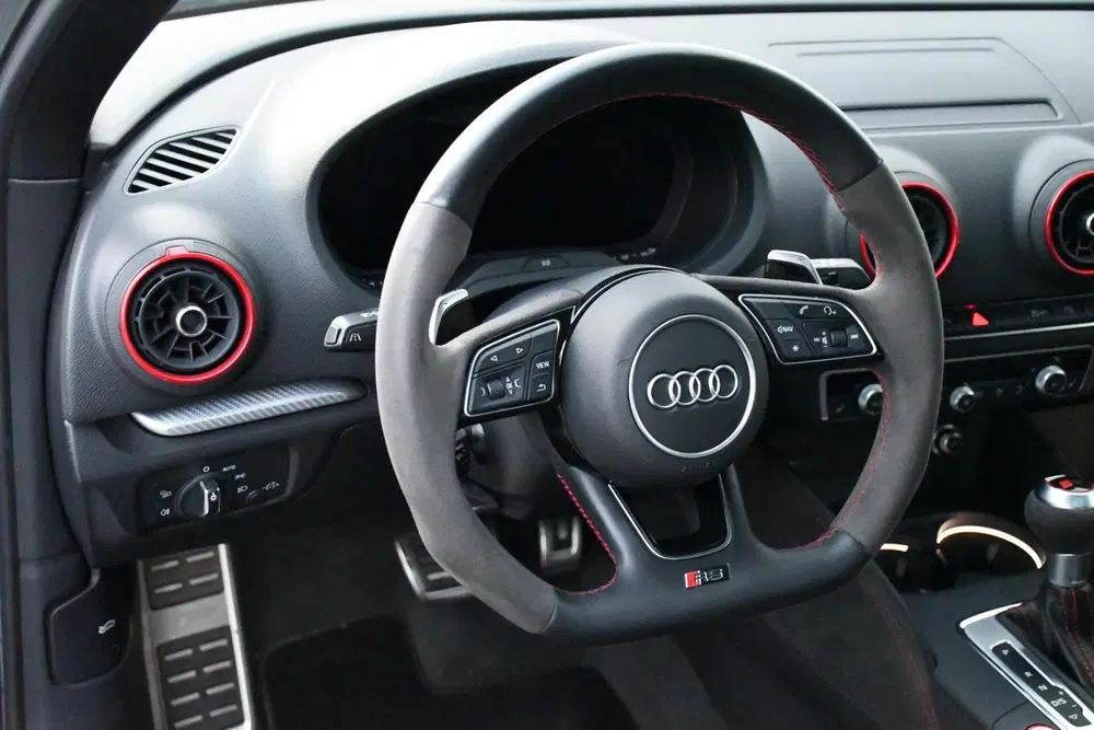 Audi RS3 2.5 TFSI Quattro Panoramdak Virtual B&O 40 uit 2019, foto 2