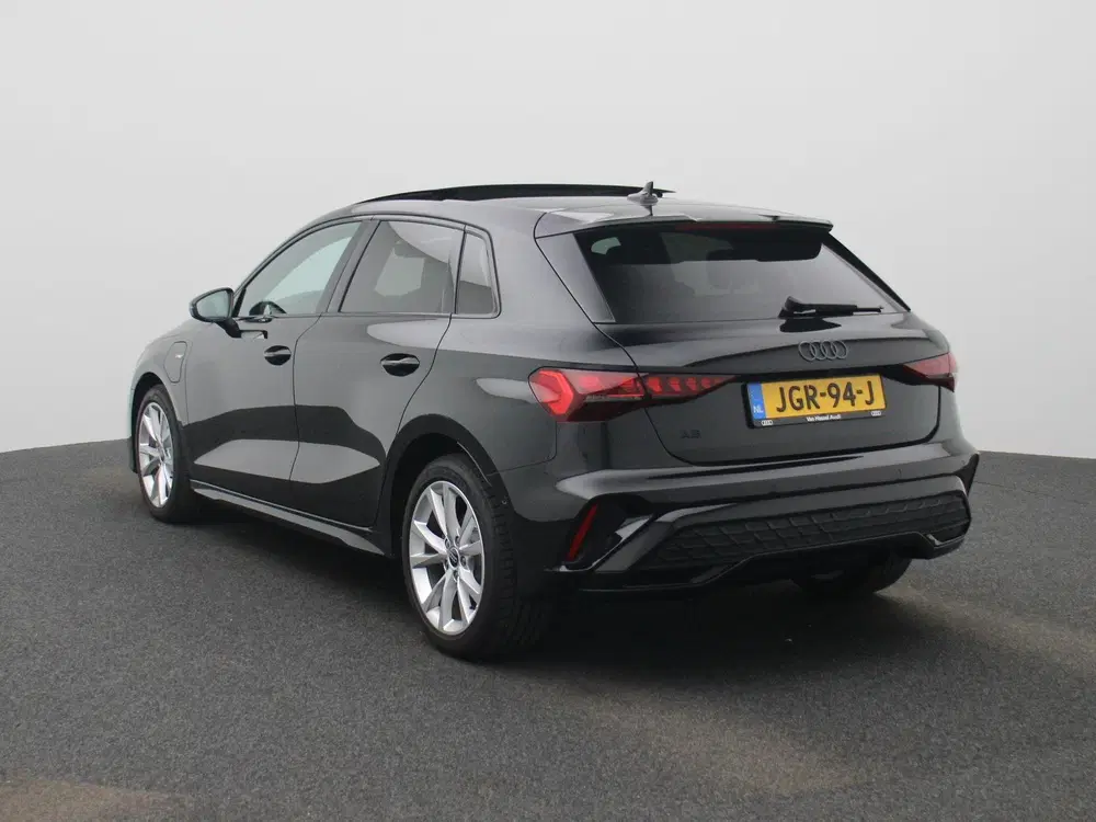 Audi A3 40 TFSI e S edition 204 PK uit 2025, foto 3