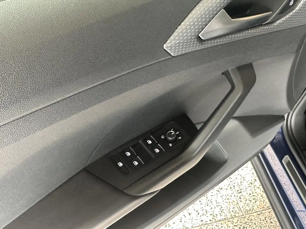 Volkswagen T-Cross 1.5 TSI R-Line 2 x R-line uit 2023, foto 10