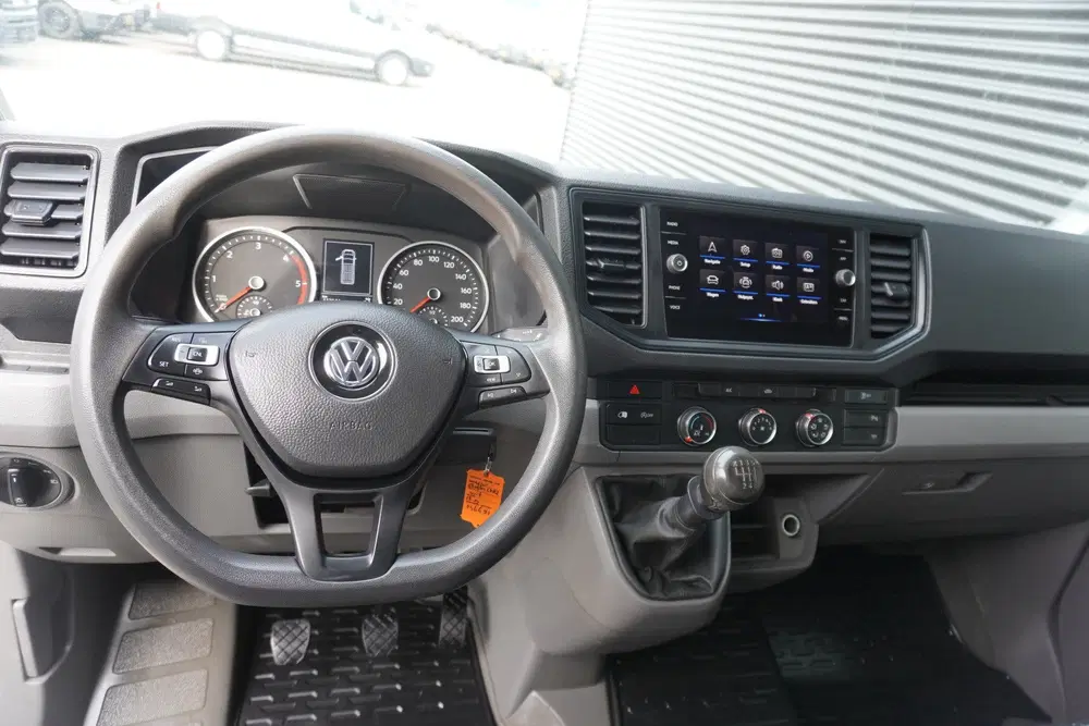 Volkswagen Crafter 140pk L3H2 uit 2021, foto 2
