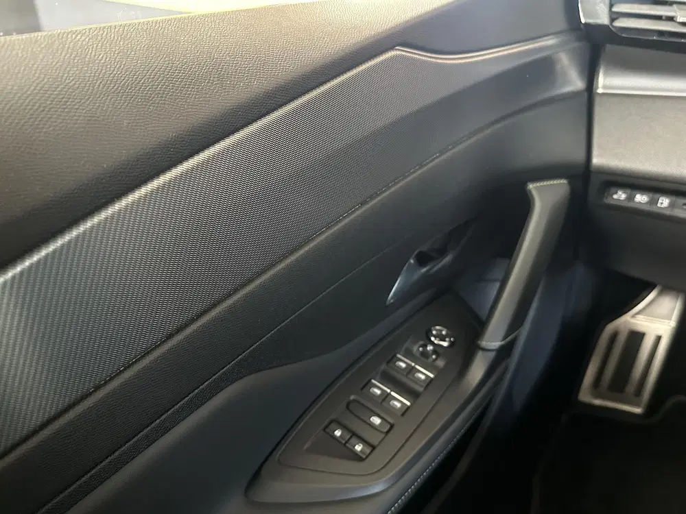 Peugeot 408 1.6 HYbrid GT 225 First Edition NL auto uit 2023, foto 12