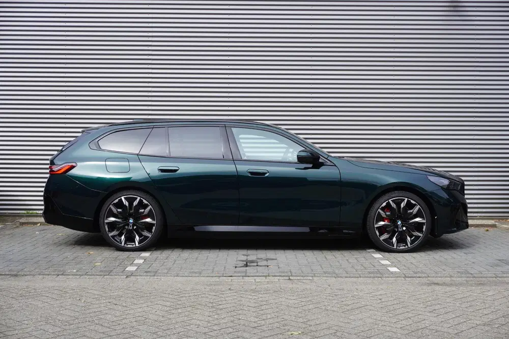 BMW i5 Touring eDrive40 uit 2026, foto 4