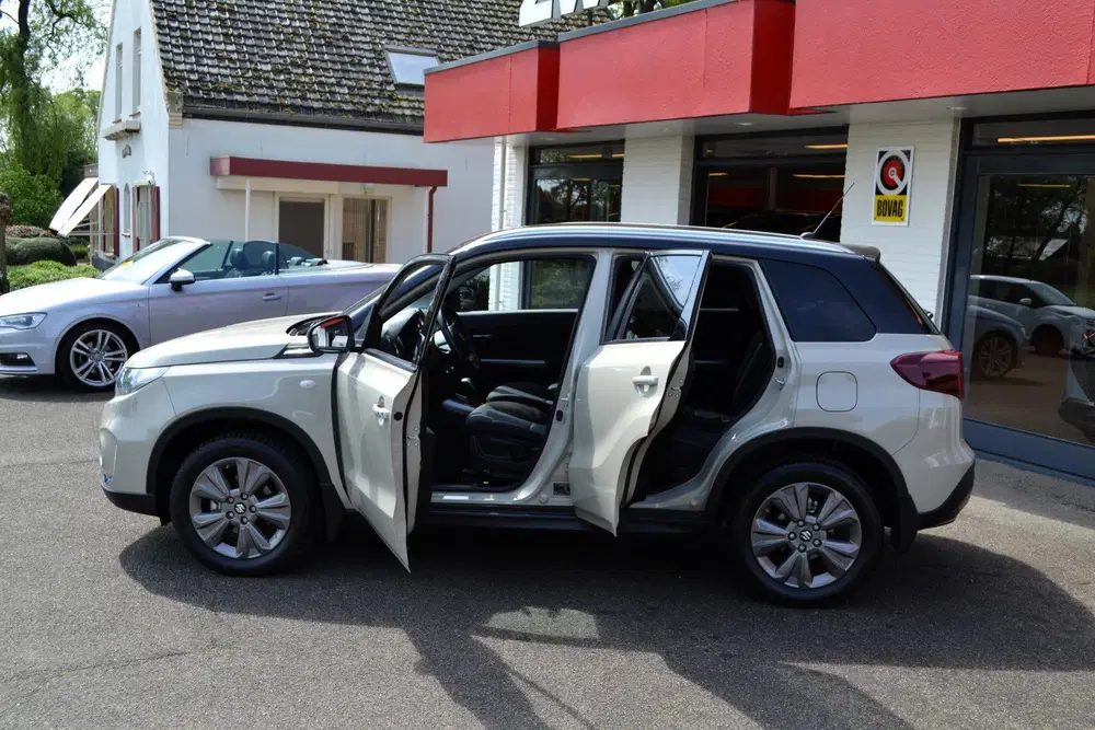 Suzuki Vitara 1.5 Hybrid Automaat uit 2023, foto 4