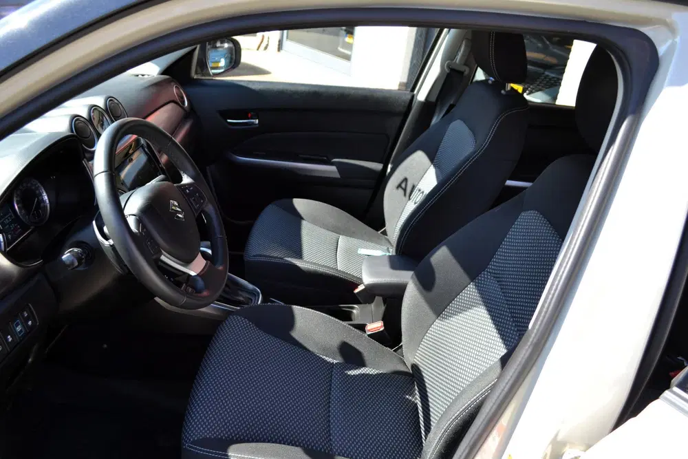 Suzuki Vitara 1.5 Hybrid Automaat uit 2023, foto 6