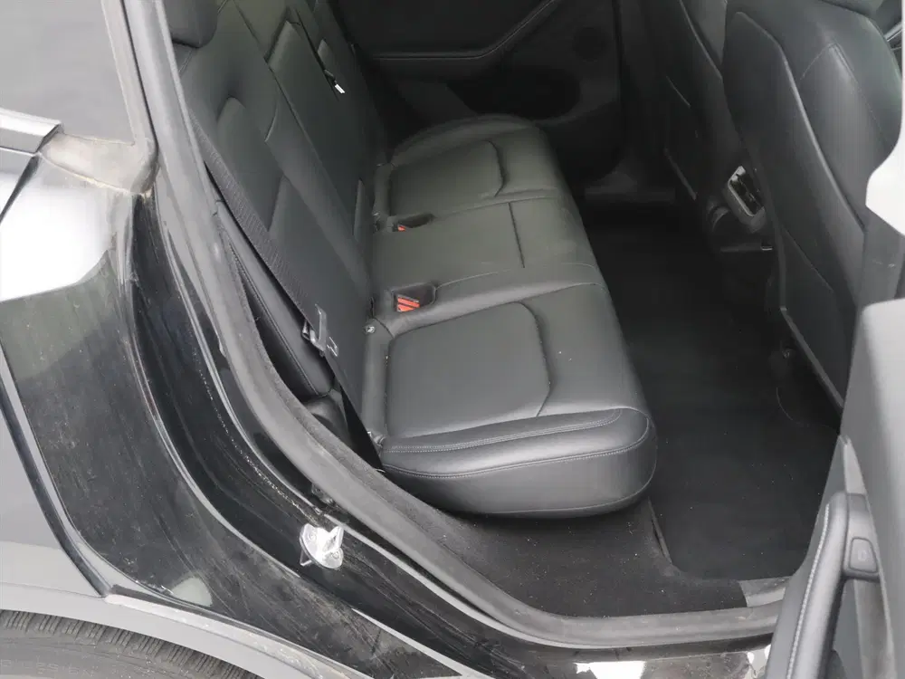 Tesla Model Y Long Range AWD 75kWh 351pk 92 uit 2023, foto 13