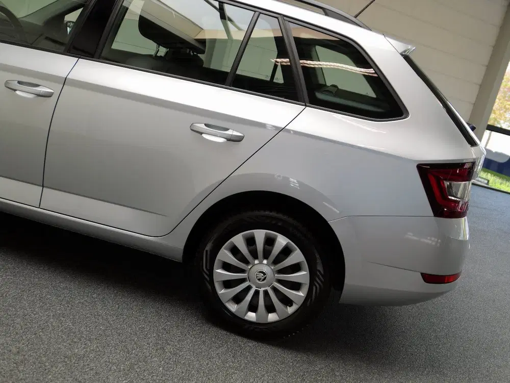 Skoda Fabia 1.0 TSI Ambition Navi uit 2021, foto 12
