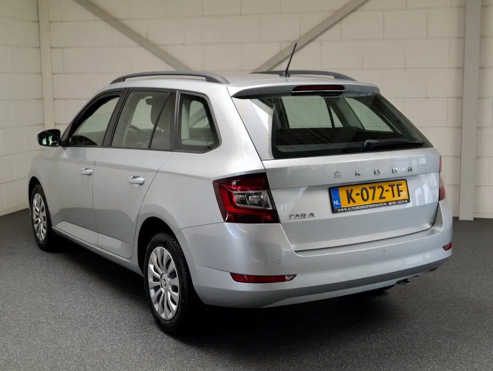 Skoda Fabia 1.0 TSI Ambition Navi uit 2021, foto 3