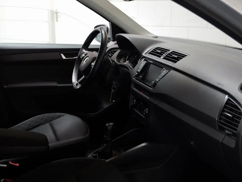 Skoda Fabia 1.0 TSI Ambition Navi uit 2021, foto 4