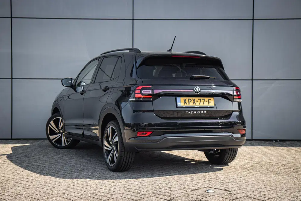 Volkswagen T-Cross 1.0 TSI 110pk DSG R-Line uit 2022, foto 11