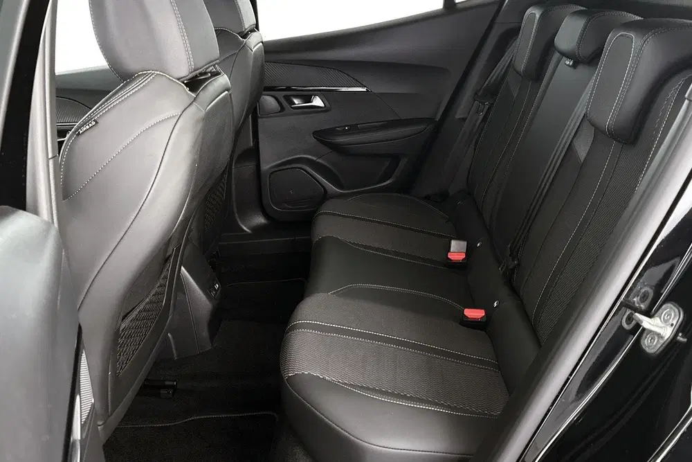 Peugeot 2008 1.2 Hybrid 145 GT Adaptieve Cruise Dodehoe uit 2025, foto 8