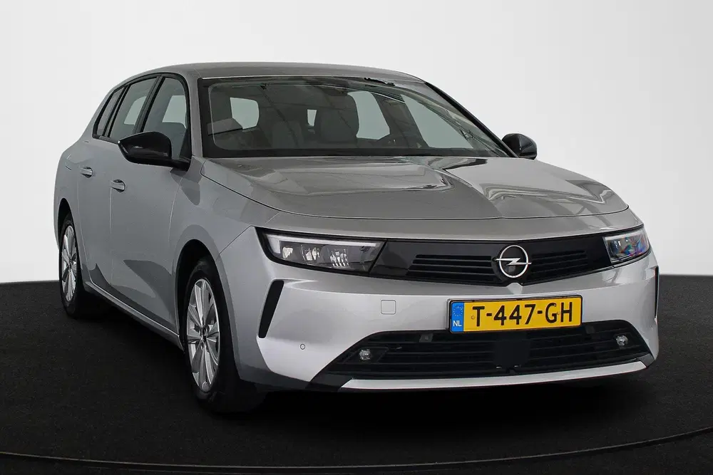 Opel Astra 1.2 Edition uit 2023, foto 2