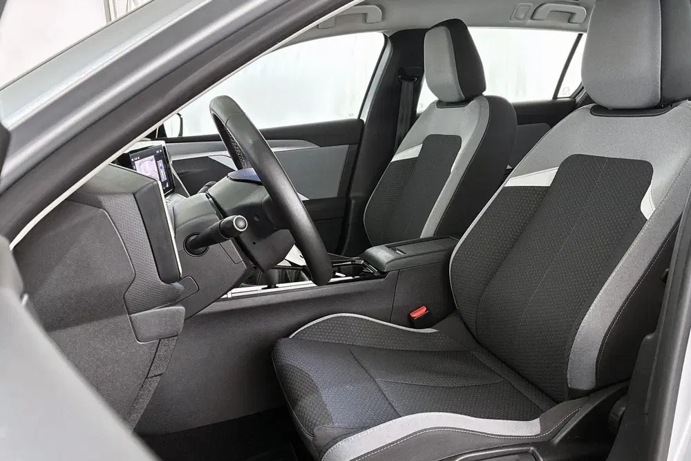 Opel Astra 1.2 Edition uit 2023, foto 6